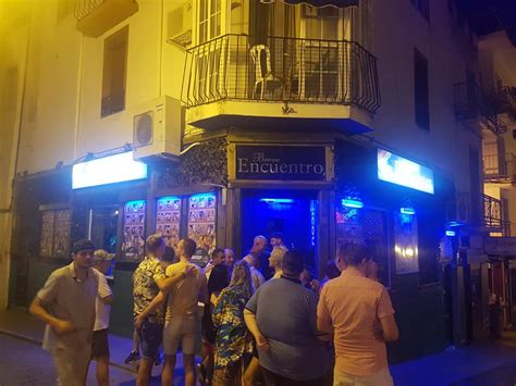 bares gays benidorm|Guía gay de Benidorm 2025: bares, clubes, saunas y más gay